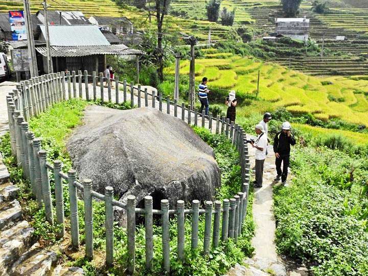 Bãi đá cổ Sa Pa