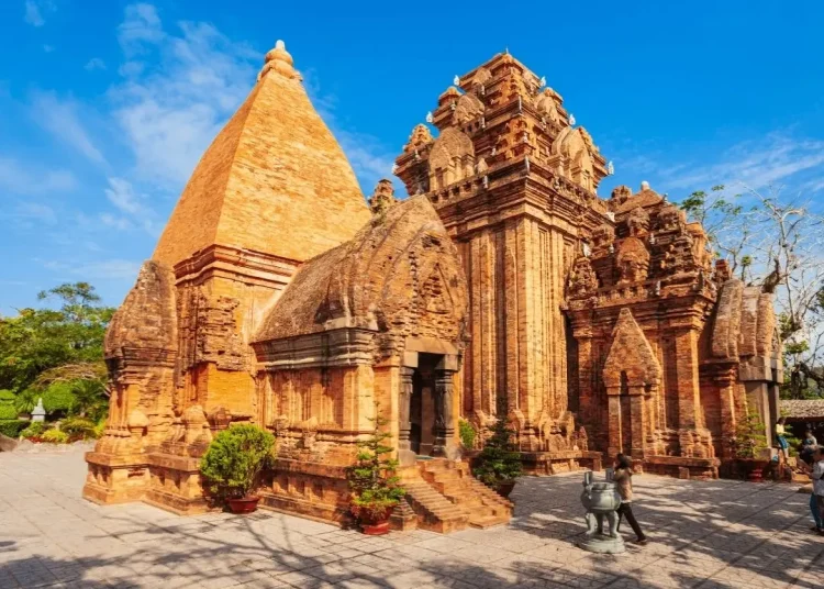 Kinh Nghiệm du lịch Phan Thiết - Mũi Né Tự Túc Không Sợ Lạc Thap Po Sah Inu
