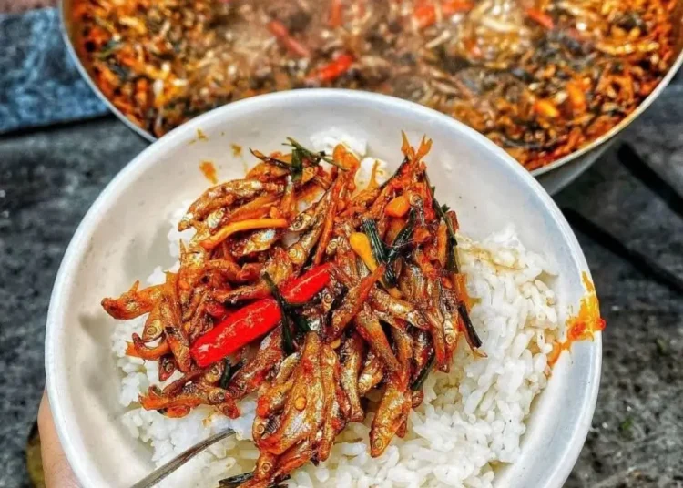 Ca bong song Tra